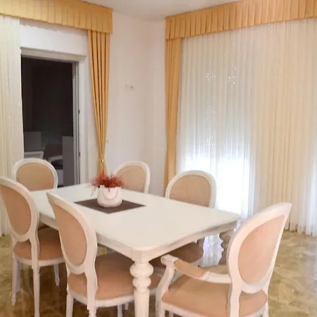 Ulica Prezida Xxii Villa *