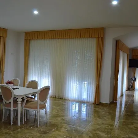 Ulica Prezida Xxii *
